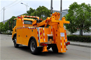 永吉高速路拖车费